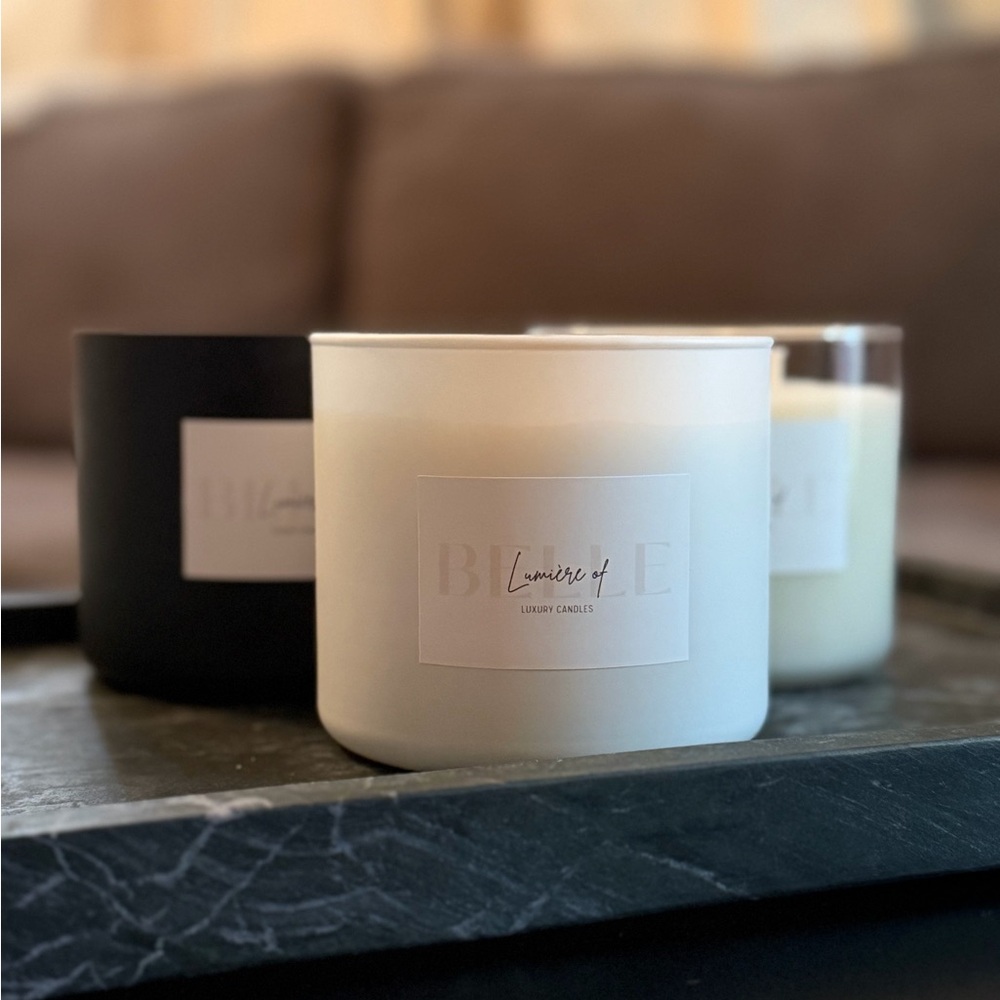 White Orris & Sandalwood | Hand-poured Soy Candle | 14.5 oz.